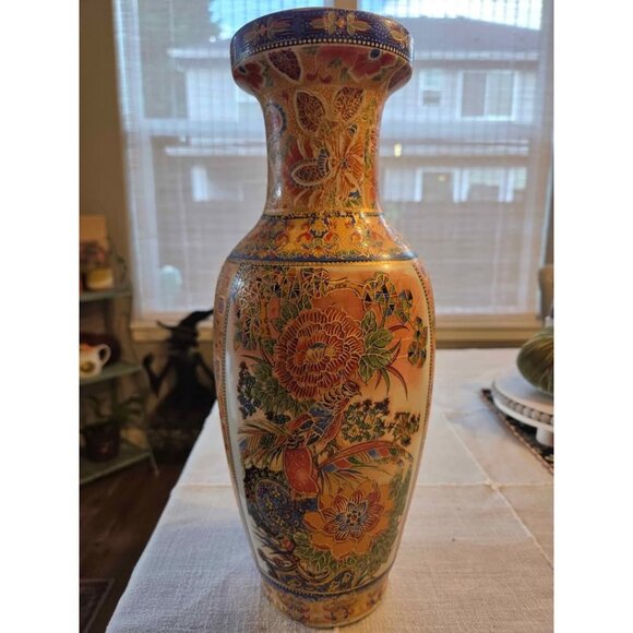 Vintage Satsuma style Japanese Vase - Picture 9 of 10